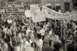 ABORTO LEGALE 40 ANNI FA, ORA LA PRIMA VOLTA SOTTO I 60MILA